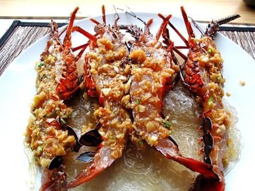 大排档|蒜蓉粉丝龙虾要不要一起蒸?大排档老师傅:少这一步,虾味不够鲜