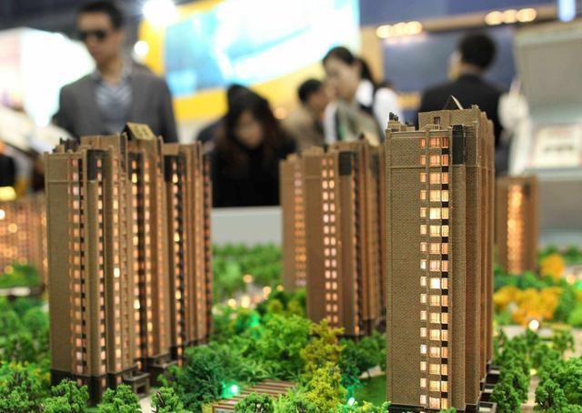  隐私保护性|买房在一楼和顶楼之间怎么选？内行人会这么选，别被坑了