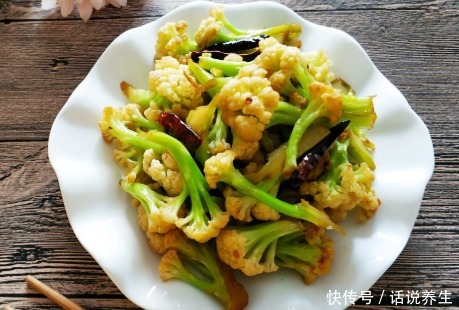脆嫩|干煸菜花，有人焯水有人过油大厨教我正确做法，脆嫩不吸油