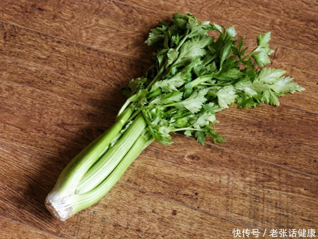 上火便秘怎么办最有效的方法(上火、便秘怎么调理好？4种能通便下火的食物，每天都可以吃一些)