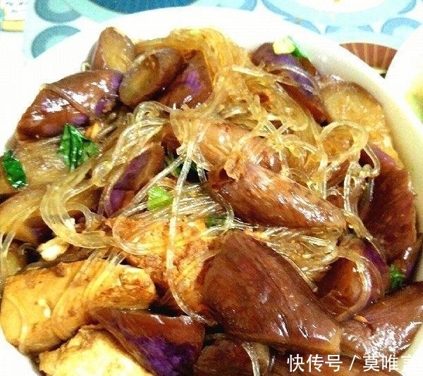 推荐|精选美食推荐:粉丝茄子煲,酸辣鸡杂,洋葱炒鸭肉的做法
