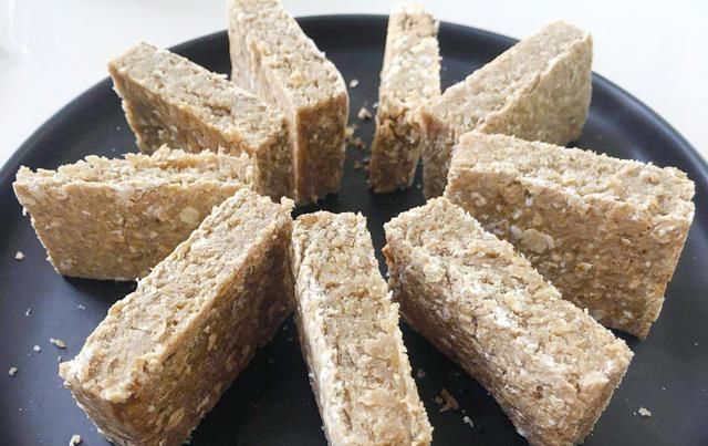  即食燕麦片|自制燕麦饼干，低卡低热量，饱腹感强，简单又好吃