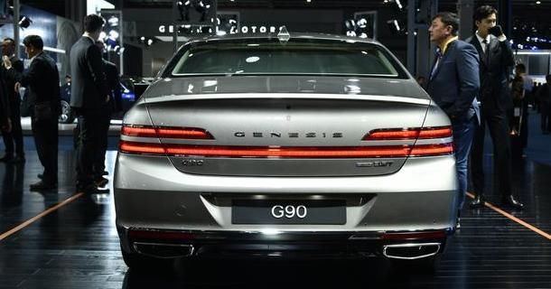 亮出|终于亮出新“王炸”！车长5米49，搭3.3T引擎，媲美A8