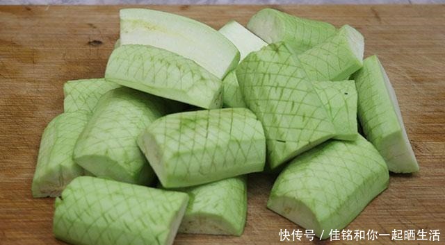 茄子|茄子最简单的家常做法,软糯不吸油,下酒又下饭,全家都爱吃