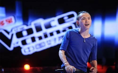  歌手|他因为《好声音》一战成名，人气一时无两，现婚后胖若两人