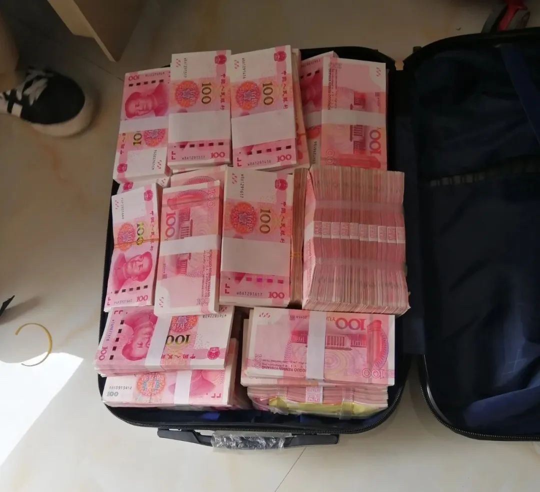  男子|男子与美女裸聊被拍下视频！破财消灾后，对方接下来的操作让人后怕