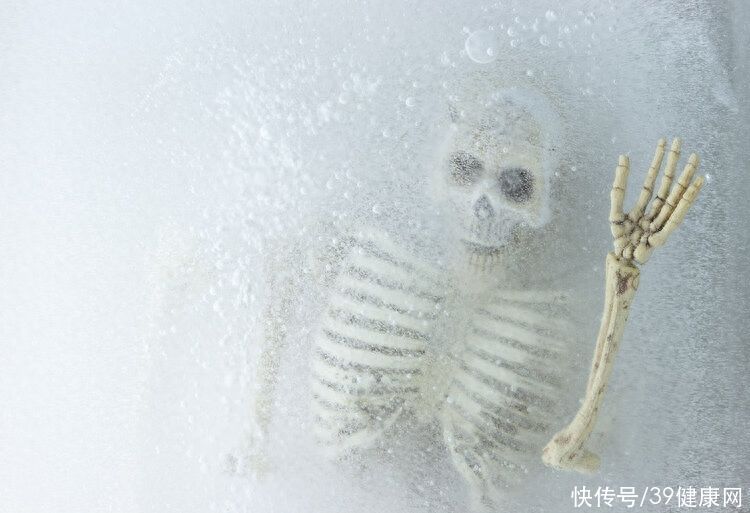 人快死的时候身体有什么征兆(人快要死的时候，自己会有感知吗？疾病终末期身体会有哪些症状？)