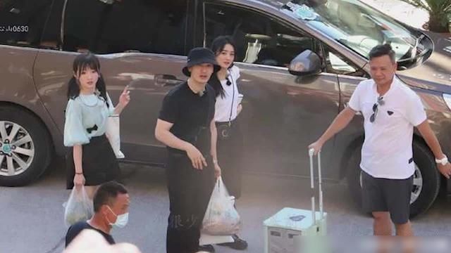  中餐厅|中餐厅4：黄晓明暂退，赵丽颖当店长状况不断，首位飞行嘉宾亮相