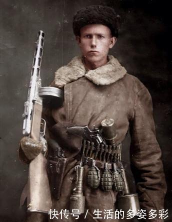 停止|日军发动自杀冲锋，苏军为何停止射击下一秒场景让日军看呆了