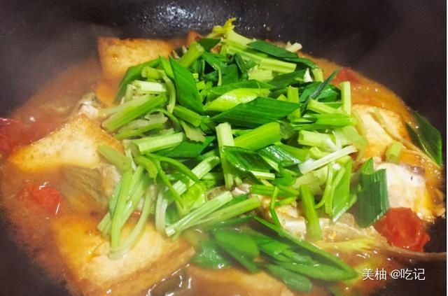  豆腐焖鱼|儿子16岁身高1米8，就喜欢吃这菜，1周吃2次，比牛奶鸡蛋强