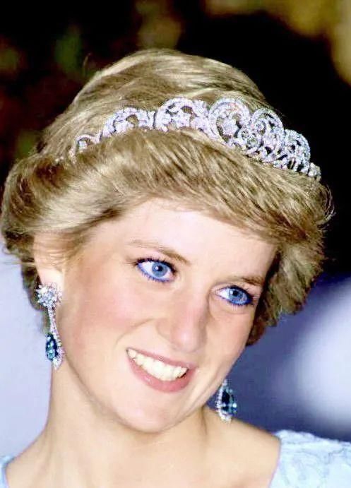  真的|讲真的｜陈赫的“蓝色妖姬妆”，究竟是何方神圣（妖孽）？