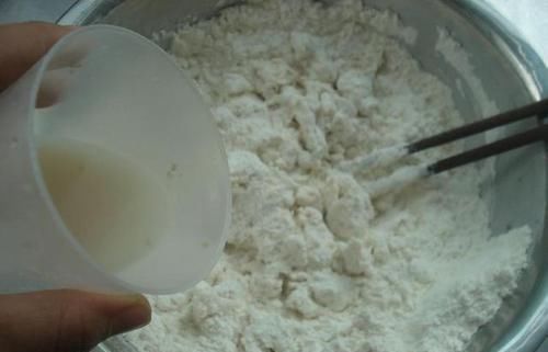 酵母粉|发面不用等几个小时了,学会这样做,20分钟发满盆,省时省力