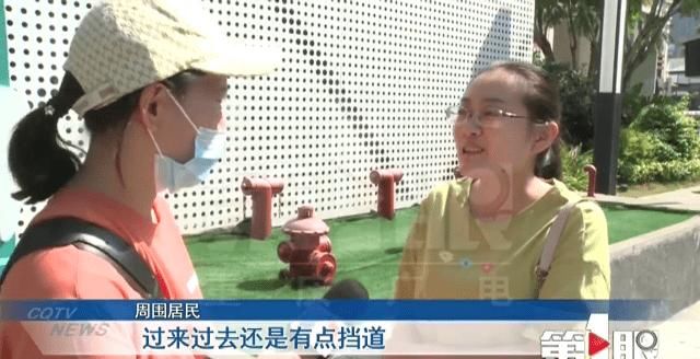 人通行|有点懵！人行道变停车场，还收费3元一小时