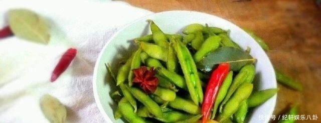 清洗干净|毛豆米最好吃的做法是和它一起烧,既下酒也下饭,就是有点贵!