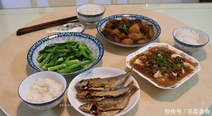 朋友圈|节后一家三口的晚餐,晒到朋友圈,点评超过百条:好想来蹭饭