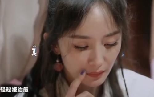  密室大逃脱|节目组给出“医美”难题，邓伦无奈却被杨幂2字破解，女生都懂！