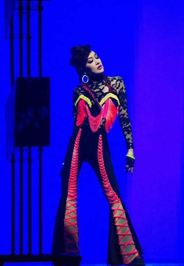  琦琦子|浪姐二公！姐姐们的妆发“翻车”了？！