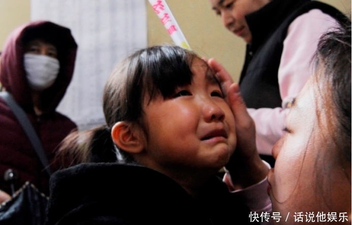 正确引导|正确看待小孩哭闹,他们的这类个人行为,必须大人去细心正确引导