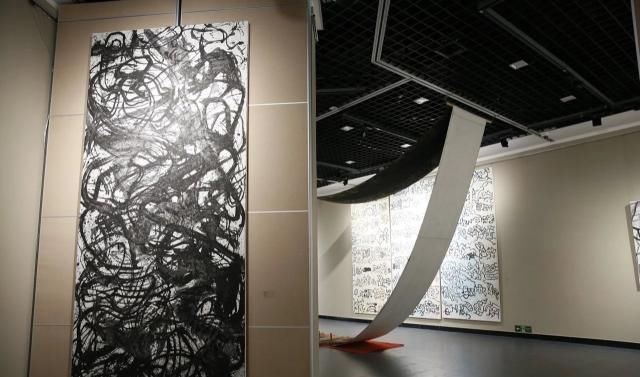  沉寂|沉寂半年，曾翔又办“书法展”，这次比“吼书”更另类