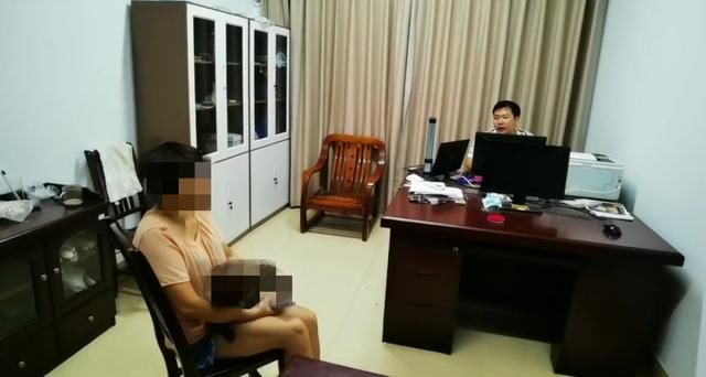  女子|女子遛狗不拴绳，民警劝阻反被放狗咬伤，只罚100块？网友：太少