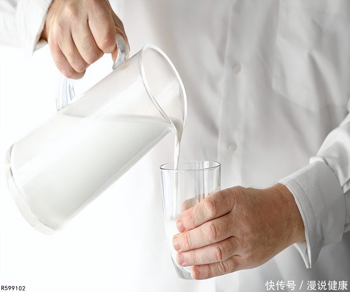 保温杯重金属超标会有什么症状(保温杯放了3天的温水，却检测出重金属超标？或许用了这类保温杯)
