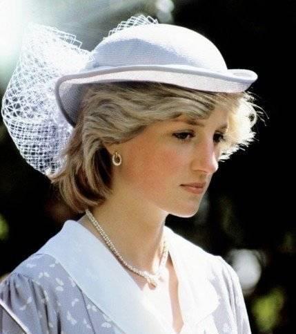 王子|查尔斯王子不喜欢戴安娜，为何世界人民都很喜欢戴安娜王妃