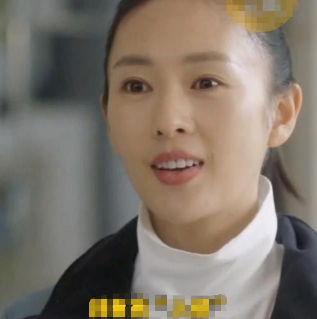 离职|《三十而已》林有有离职到小区当前台,顾佳不知其身份热心打招呼