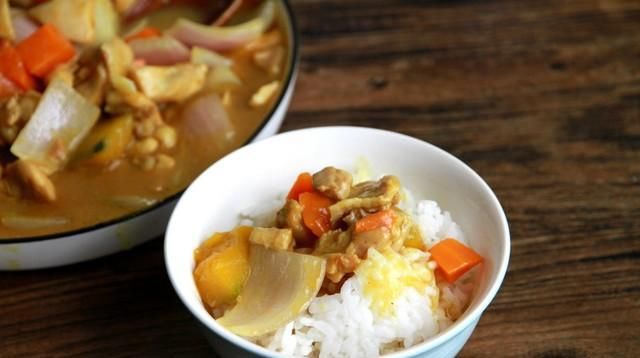  平凡|晒晒周末的午餐，1家4口的生活，简单而平凡，家的味道