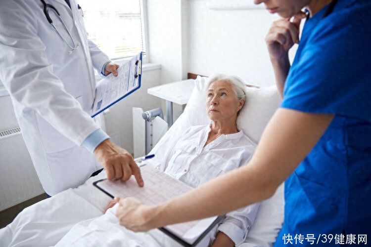 死于养老院的102岁老人：被护工绑在床上7天，死前还一直在挣扎2023