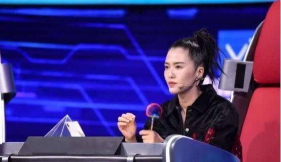  出身|尴尬！明明都是超女出身，当年的亚军已是导师，冠军却仍是选手