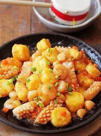  三鲜|精选美食：香甜玉米羹、铁板三鲜、糙米薏仁红豆汤、麻辣酱黄瓜