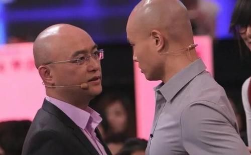  谋生|还记得非诚勿扰的乐嘉吗？如今他靠授课谋生，台下学员却在玩手机