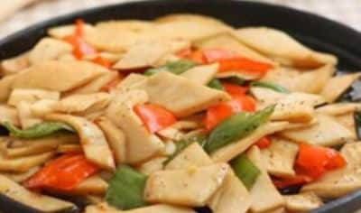 口感|其香味似杏仁,口感似鲍鱼,所以被叫做杏鲍菇!