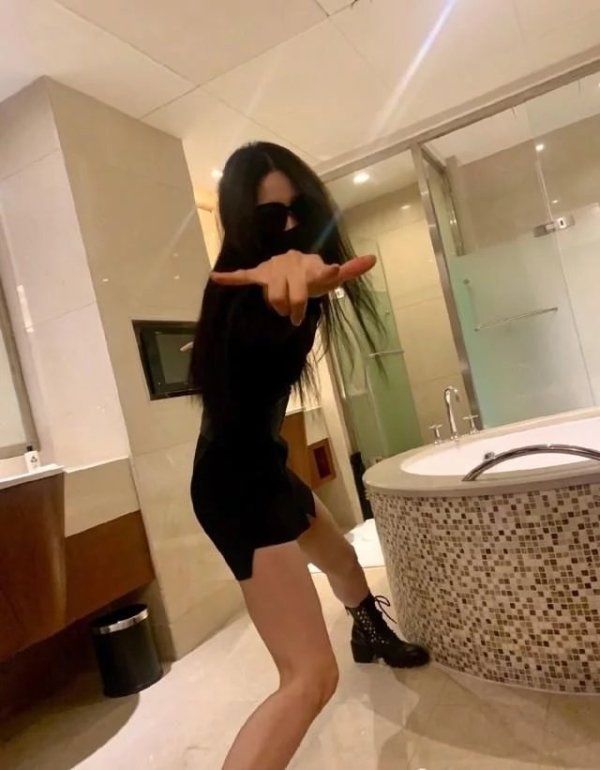  练武功|徐艺洋放飞自我练武功，黄子韬直接一脸懵，公开吐槽却被调侃太直男