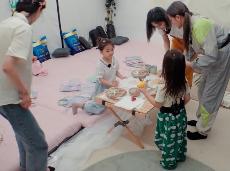  餐盘|谢可寅许佳琪餐盘没剩饭，小孩都吐槽，谁注意郑爽？中了减肥的毒