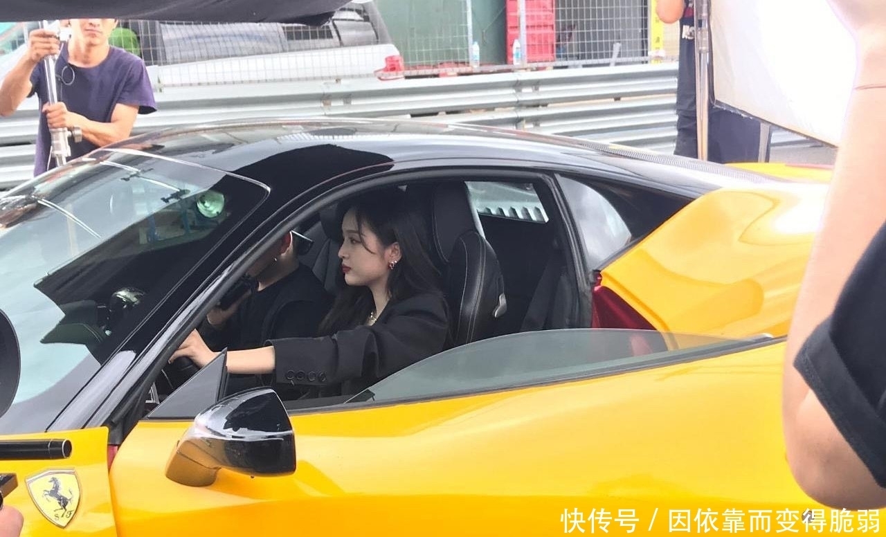 驾考|吴宣仪微博改名,粉丝在线催促驾考多背题