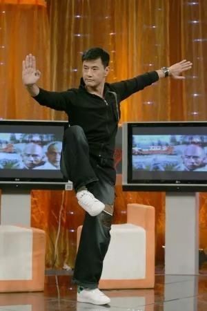  于荣光|演员于荣光：父亲患癌还让喝酒，撒了一个“谎”让其多活了7年