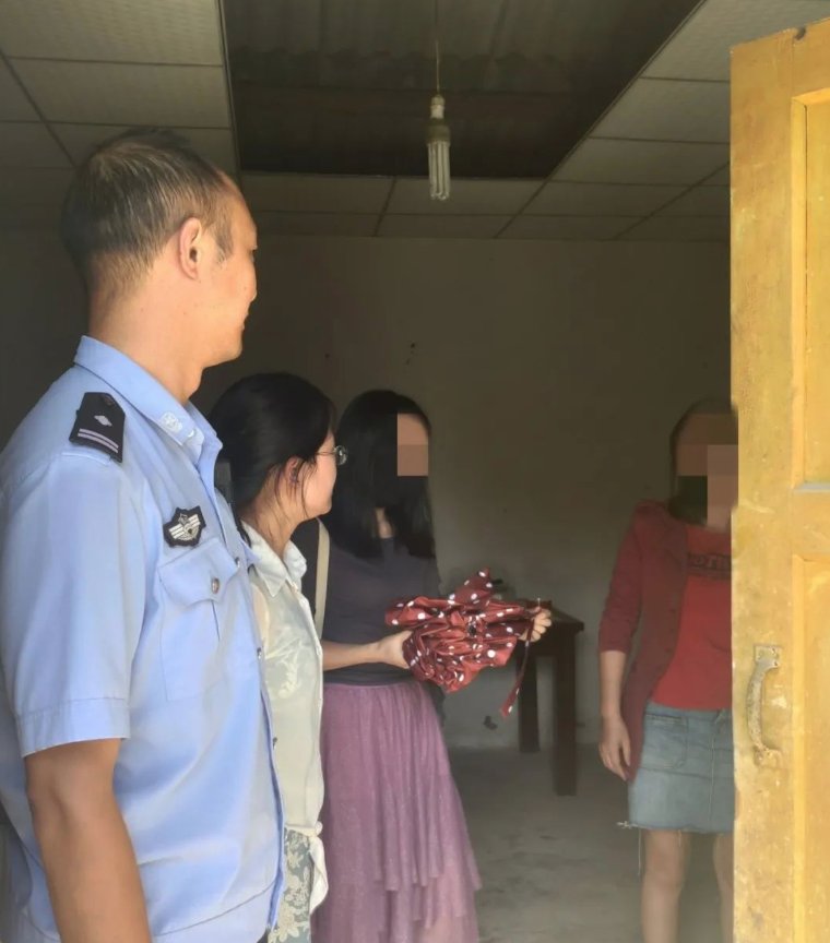 自杀|双流女子在芦山大川欲烧炭自杀，村民热心报警求助