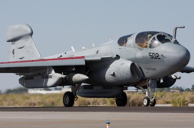  功率|歼20双座版十分必要：两个人换着开不累，多一个人还能指挥无人机