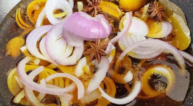 米饭|辣椒酱,做法简单,香辣又下饭,越辣越想吃,配米饭或者馒头特香