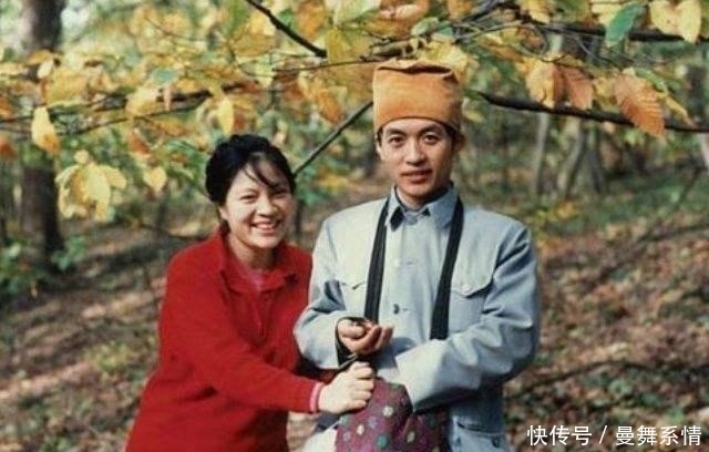 诗人|诗人顾城26年前杀妻后自杀，他的独子木耳现状如何？