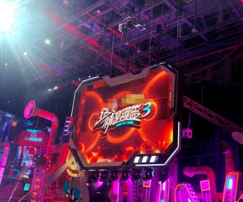  当红|邓伦又一新综艺官宣，搭档四位当红女爱豆，也太有福气了吧！