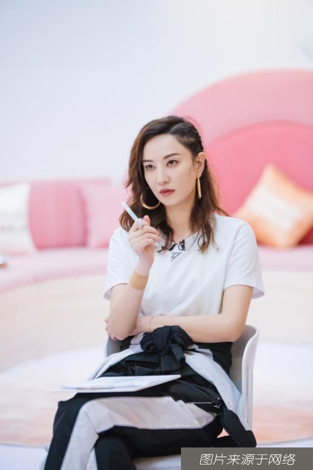  浪姐|郑希怡或将缺席《浪姐》四公录制？网曝郑希怡疑似受伤被送往医院