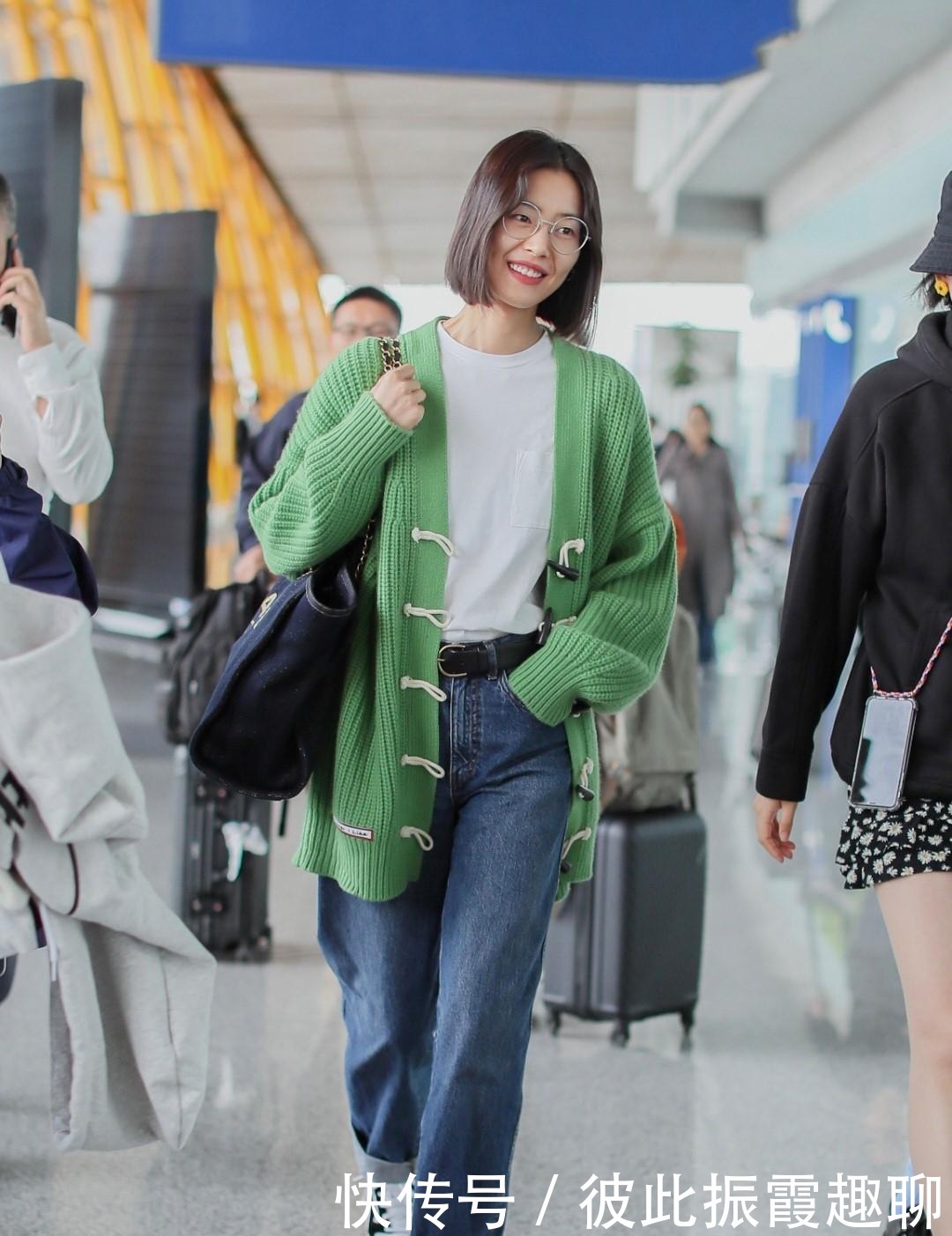 入手|早秋外套不是买越多越好看,学刘雯入手这几款,搭配白T也很高级