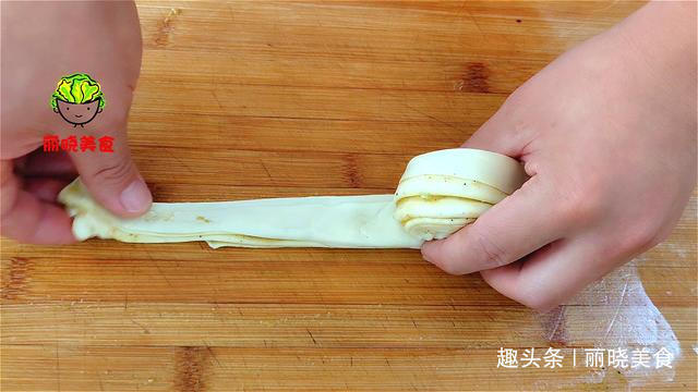  发面|家常版葱花鸡蛋饼，不发面不烫面，简单几步，酥软好吃，凉了不硬