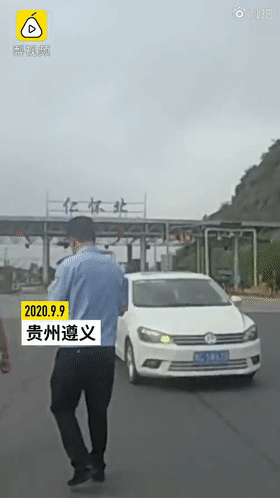 指挥中心|“交警你好，我可以超速一下吗？” “同意！”
