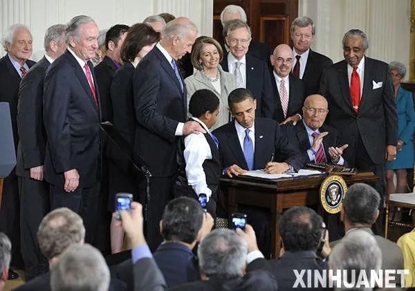 治病|顶着牢狱之灾也要去外国买药治病，这1900万美国人怎么了？