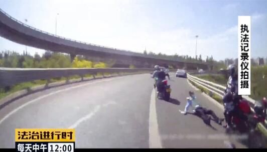  交警|北京一外卖小哥撞伤交警后逃逸，24小时后落网