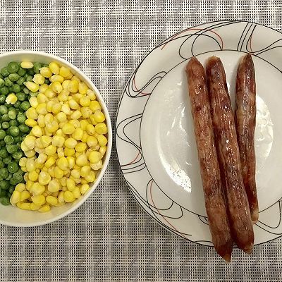 玉米|玉米豌豆腊肠糯米饭