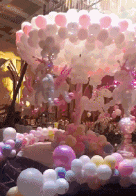 趣图|搞笑GIF趣图:没事我就出去溜溜,让这几个鸡仔羡慕嫉妒恨